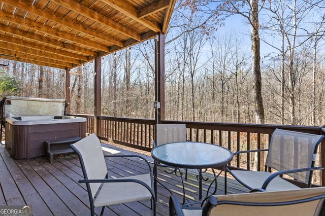 97 Cowboy Way, Mineral Bluff, GA 30559