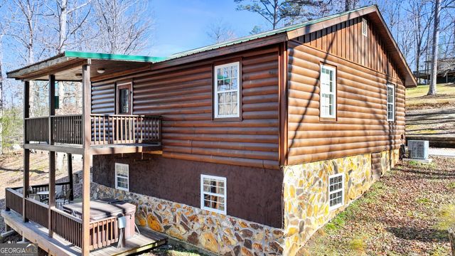 97 Cowboy Way, Mineral Bluff, GA 30559