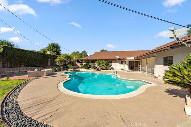 408 S Charvers, West Covina, CA 91791