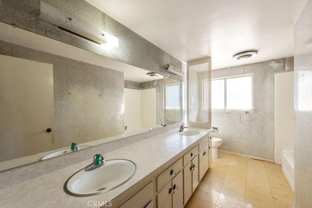 408 S Charvers, West Covina, CA 91791