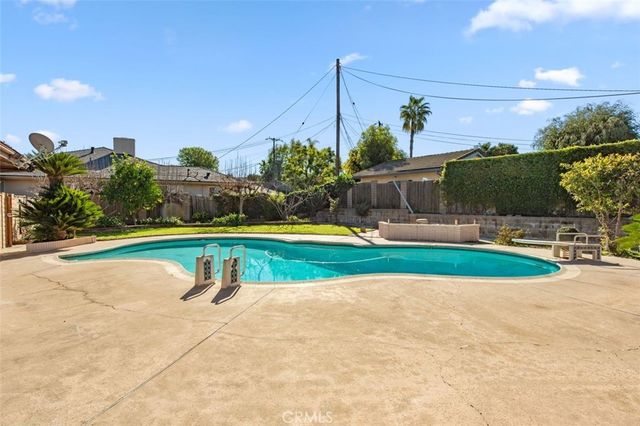 408 S Charvers, West Covina, CA 91791
