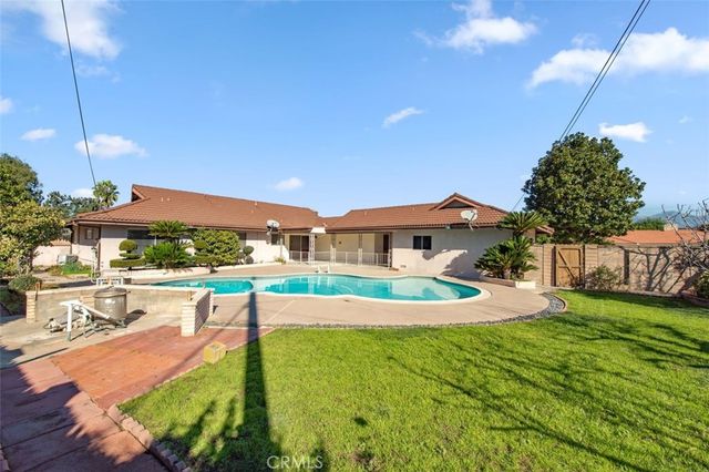 408 S Charvers, West Covina, CA 91791