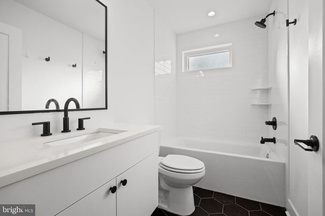 9522 GOLFVIEW LN, Philadelphia, PA 19114