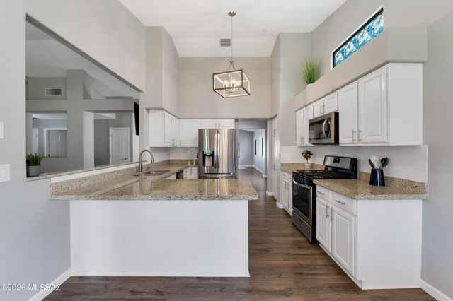 12480 N Copper Queen Way, Oro Valley, AZ 85755