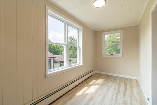 573 Sias Avenue, Newport City, VT 05855