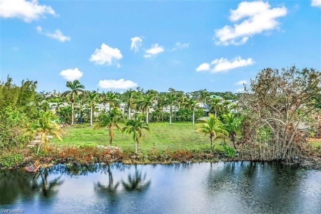 3870 Bennett LN, Bonita Springs, FL 34134