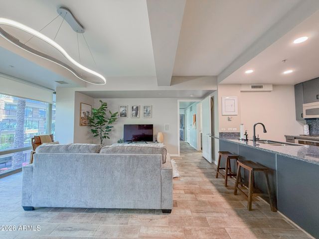 7137 E RANCHO VISTA Drive 2004, Scottsdale, AZ 85251