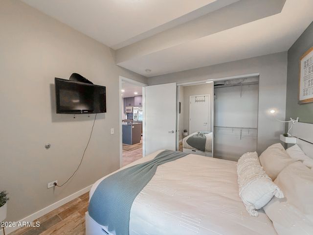 7137 E RANCHO VISTA Drive 2004, Scottsdale, AZ 85251