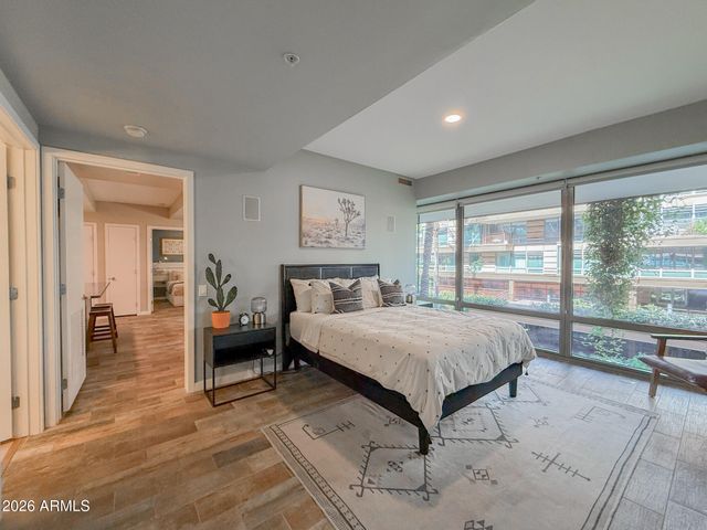 7137 E RANCHO VISTA Drive 2004, Scottsdale, AZ 85251
