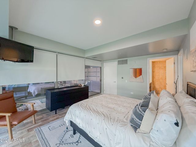 7137 E RANCHO VISTA Drive 2004, Scottsdale, AZ 85251