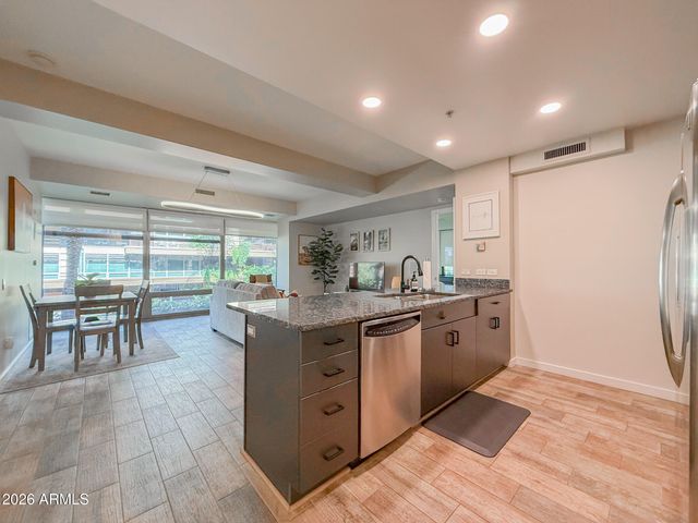 7137 E RANCHO VISTA Drive 2004, Scottsdale, AZ 85251