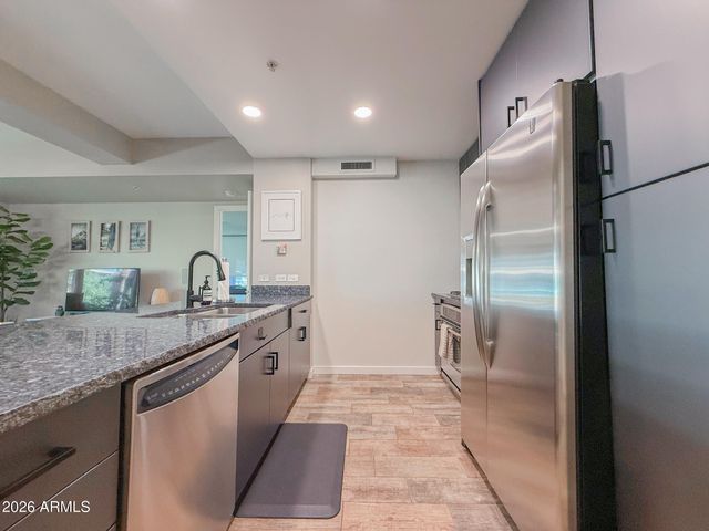 7137 E RANCHO VISTA Drive 2004, Scottsdale, AZ 85251
