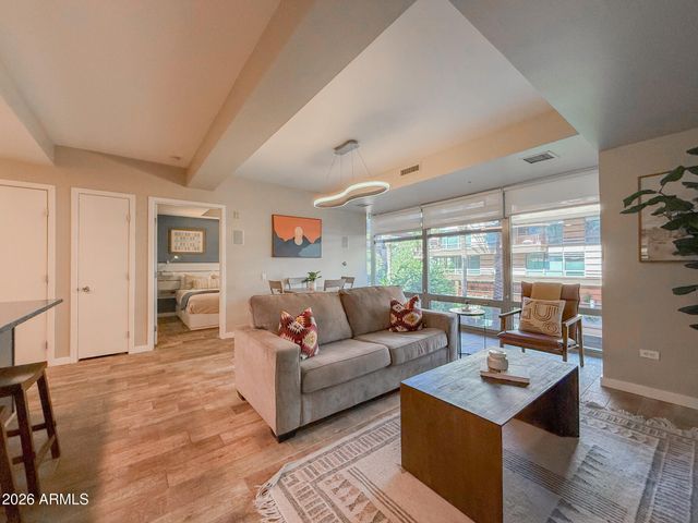 7137 E RANCHO VISTA Drive 2004, Scottsdale, AZ 85251