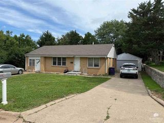 2316 Walnut Drive, Manhattan, KS 66502