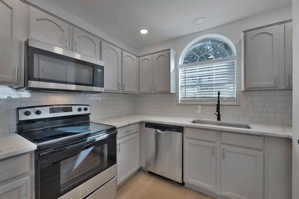 10312 Oldham Court, Fort Worth, TX 76140