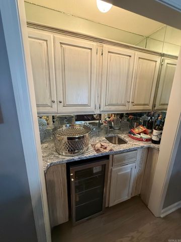211 Brown St Apt 12, Hot Springs, AR 71913