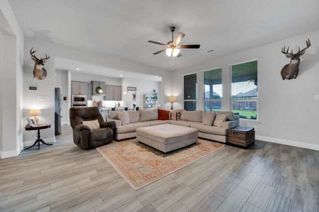 3660 Twin Pines Drive, Grand Prairie, TX 76065