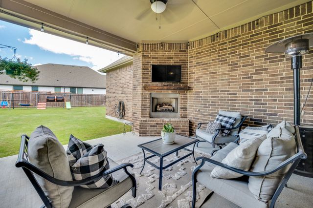 3660 Twin Pines Drive, Grand Prairie, TX 76065