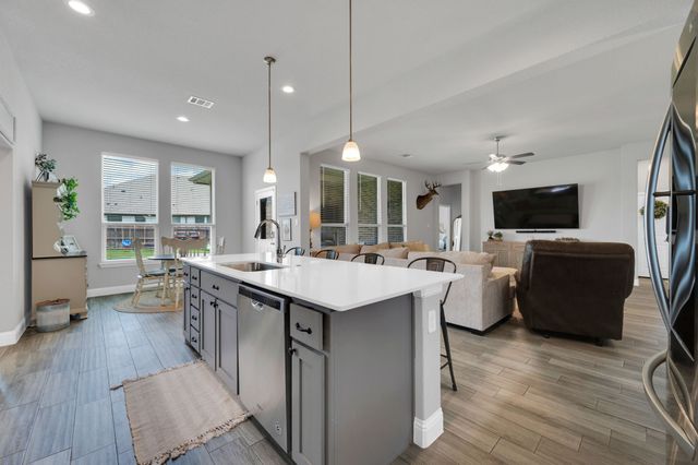 3660 Twin Pines Drive, Grand Prairie, TX 76065