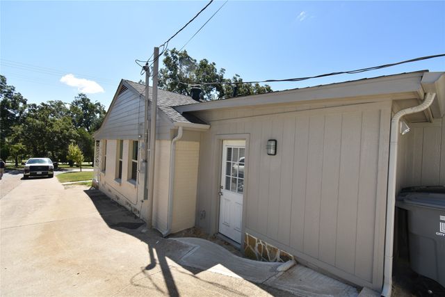 6915 E Grand Avenue, Dallas, TX 75223