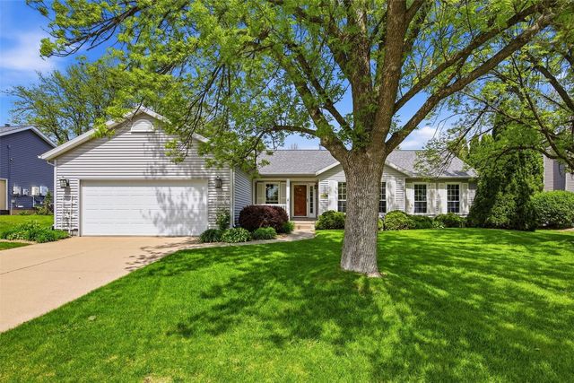 7412 Berkshire Drive NE, Cedar Rapids, IA 52402