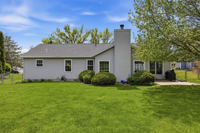 7412 Berkshire Drive NE, Cedar Rapids, IA 52402