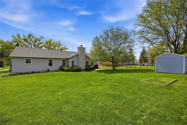 7412 Berkshire Drive NE, Cedar Rapids, IA 52402