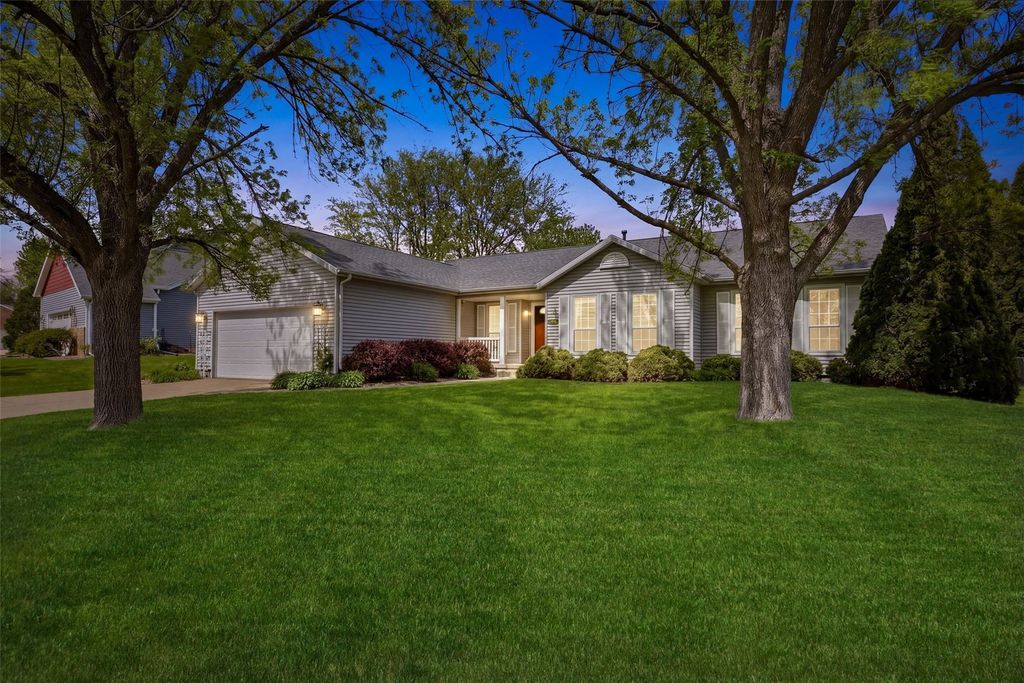 7412 Berkshire Drive NE, Cedar Rapids, IA 52402