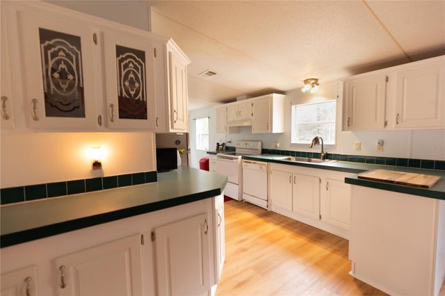 11602 NE US HIGHWAY 301, Waldo, FL 32694