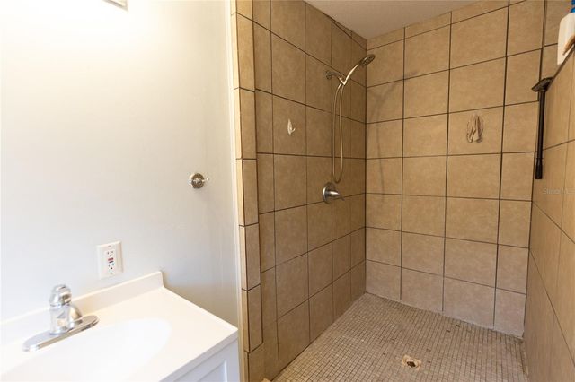 11602 NE US HIGHWAY 301, Waldo, FL 32694