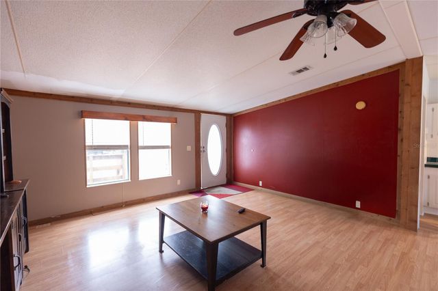 11602 NE US HIGHWAY 301, Waldo, FL 32694