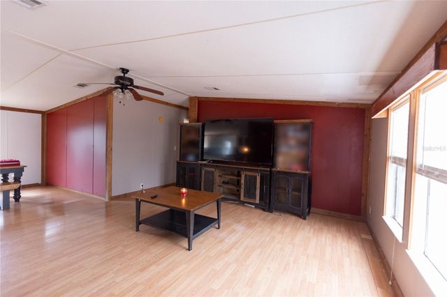 11602 NE US HIGHWAY 301, Waldo, FL 32694