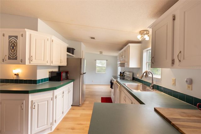 11602 NE US HIGHWAY 301, Waldo, FL 32694