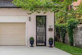 1077 Iroquois Street, Detroit, MI 48214