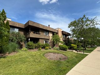 1365 N Sterling Avenue 208B, Palatine, IL 60067