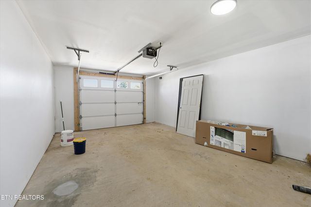 106 Nancy Drive, Clinton, TN 37716