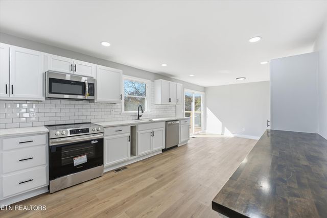 106 Nancy Drive, Clinton, TN 37716