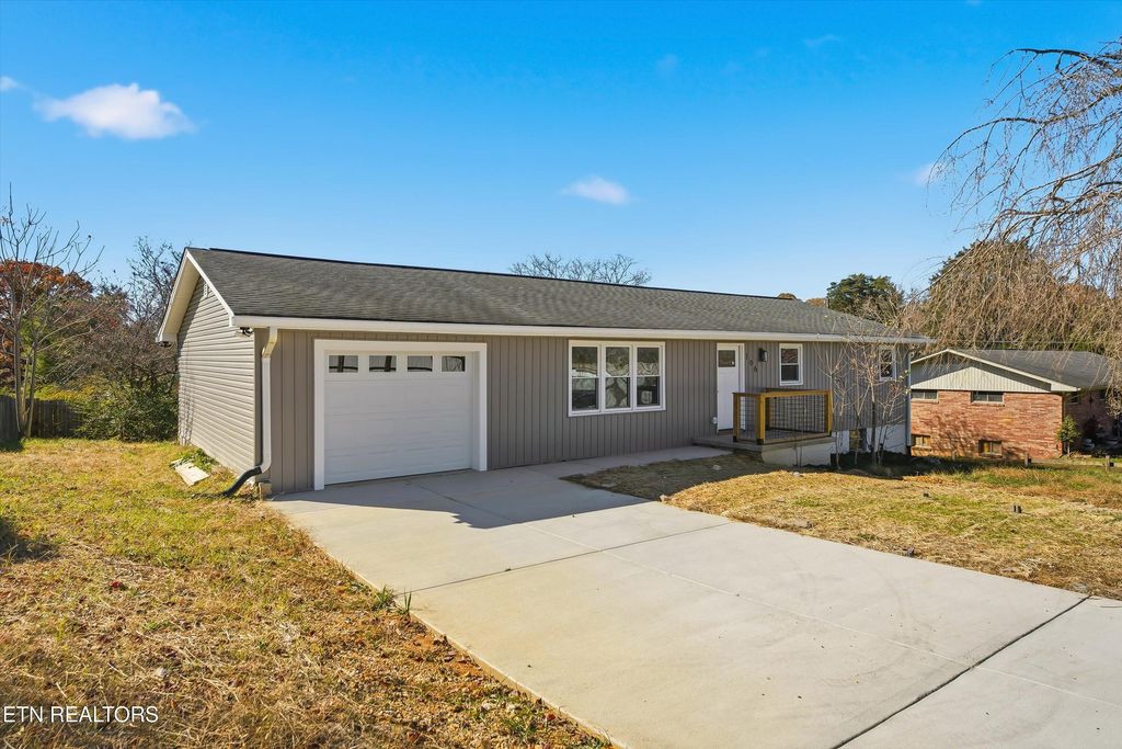 106 Nancy Drive, Clinton, TN 37716