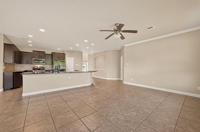 706 Fairway Drive, La Porte, TX 77571