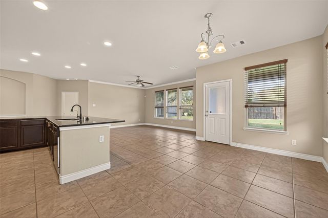 706 Fairway Drive, La Porte, TX 77571