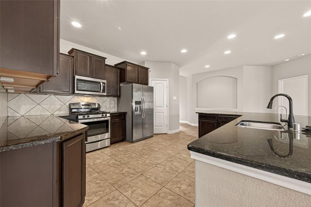 706 Fairway Drive, La Porte, TX 77571