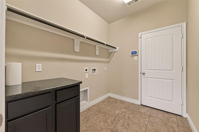 706 Fairway Drive, La Porte, TX 77571