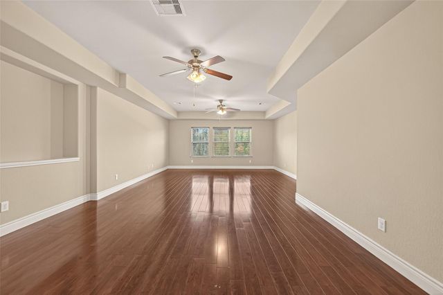 706 Fairway Drive, La Porte, TX 77571