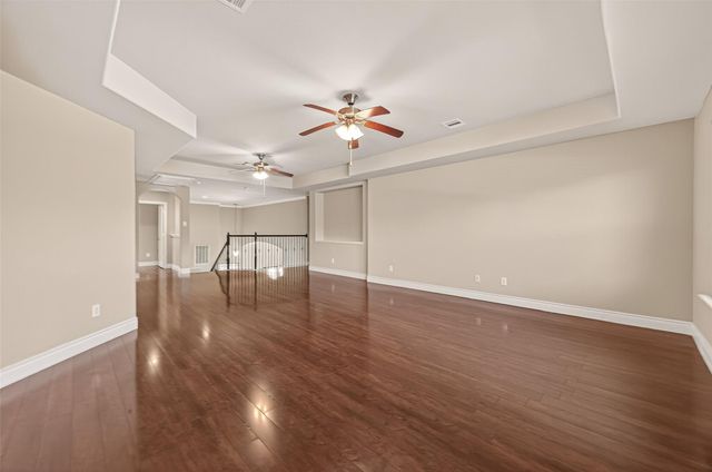 706 Fairway Drive, La Porte, TX 77571