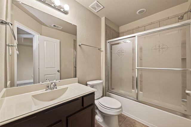 706 Fairway Drive, La Porte, TX 77571