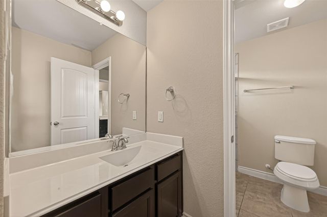 706 Fairway Drive, La Porte, TX 77571