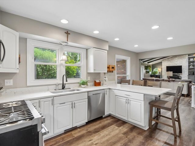 5 Olde Hickory Road, Coralville, IA 52241