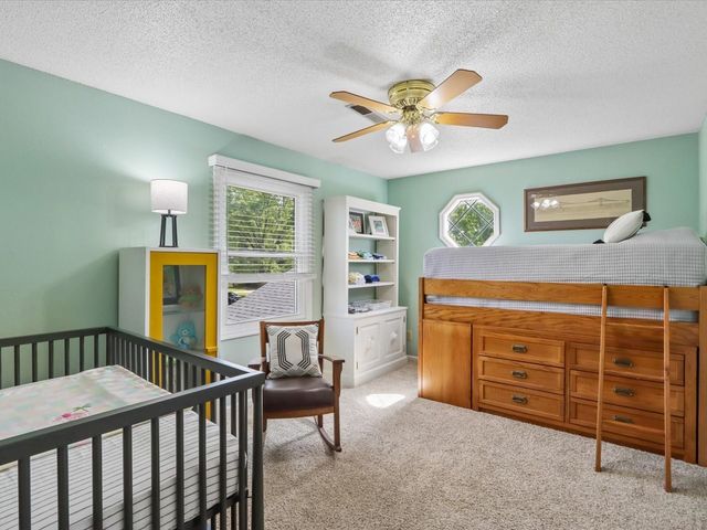 5 Olde Hickory Road, Coralville, IA 52241