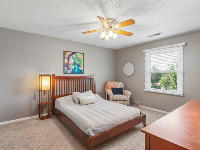 5 Olde Hickory Road, Coralville, IA 52241