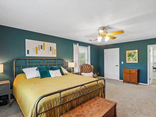 5 Olde Hickory Road, Coralville, IA 52241